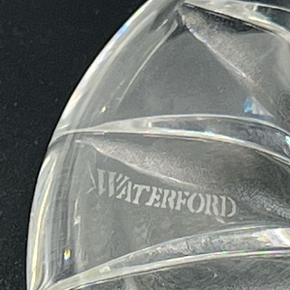 Vintage Waterford Crystal Seahorse Footed Vase 10” Scalloped Top Edge Ireland - Picture 5 of 5